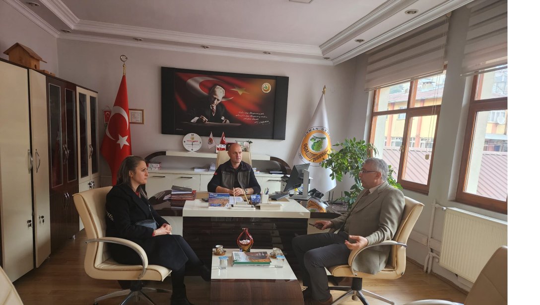 İlçe Milli Eğitim Müdürü Mahmut Temir, Orman İşletme Müdürü Mutlu Özdemir'i Makamında Ziyaret Etti